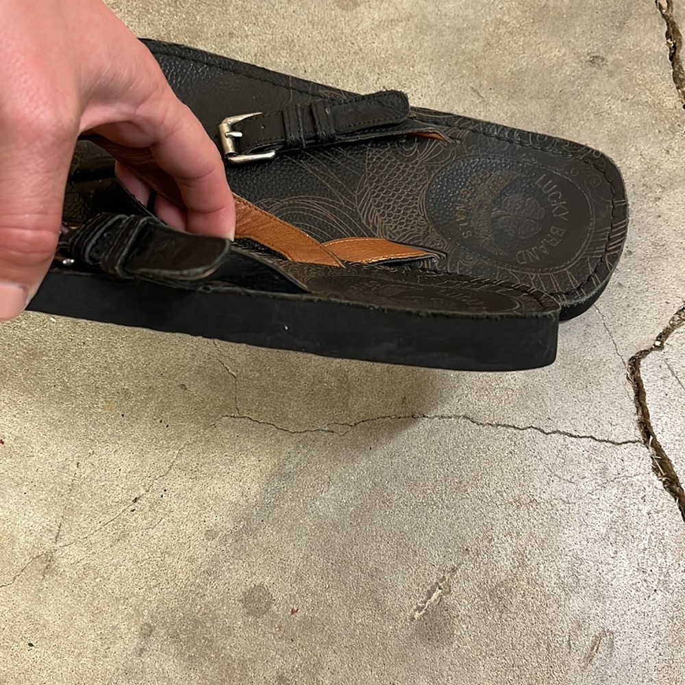 Lucky brand flip flops - Picture 6 of 8